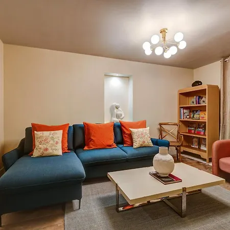 Апартаменты Le Marais - Les Halles Colorful & Modern 3bd *