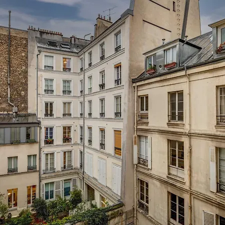 Апартаменты Le Marais - Les Halles Colorful & Modern 3bd *